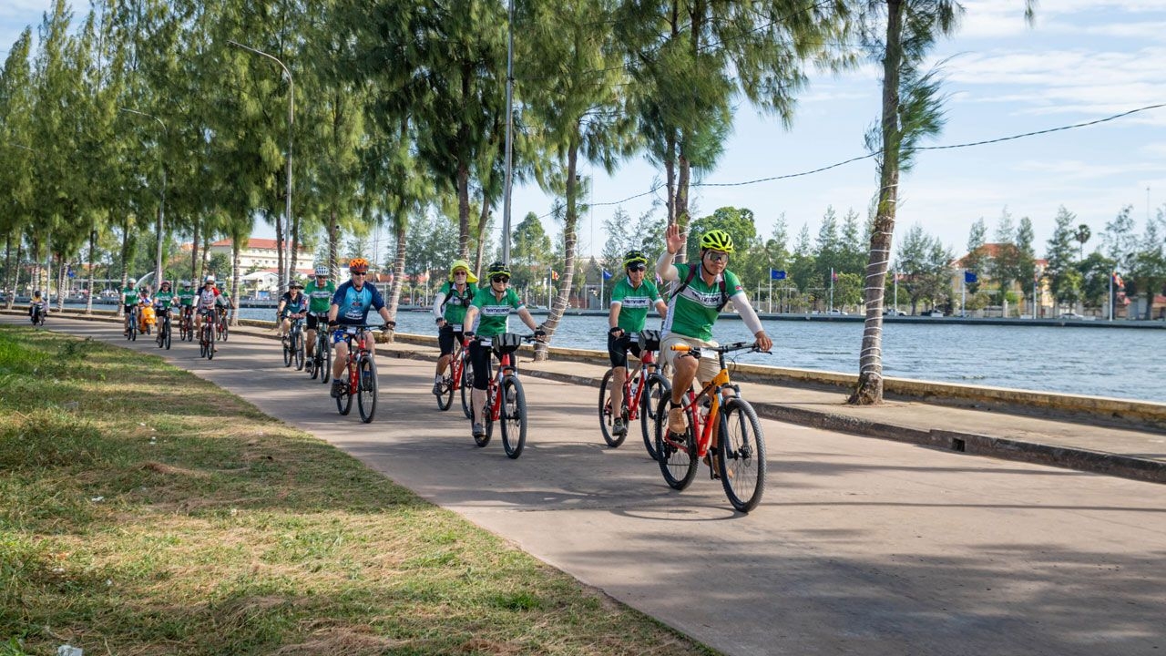 Angkor-Wat-to-Cambodia-Beach-bike-tour05.jpg