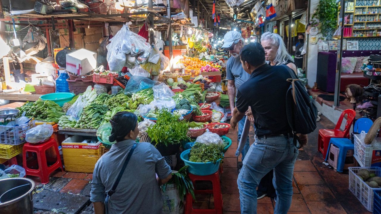 Phnom-Penh-Street-Art-Tour010.jpg
