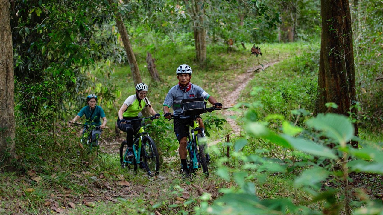 angkor-wat-bike-tour10.jpg