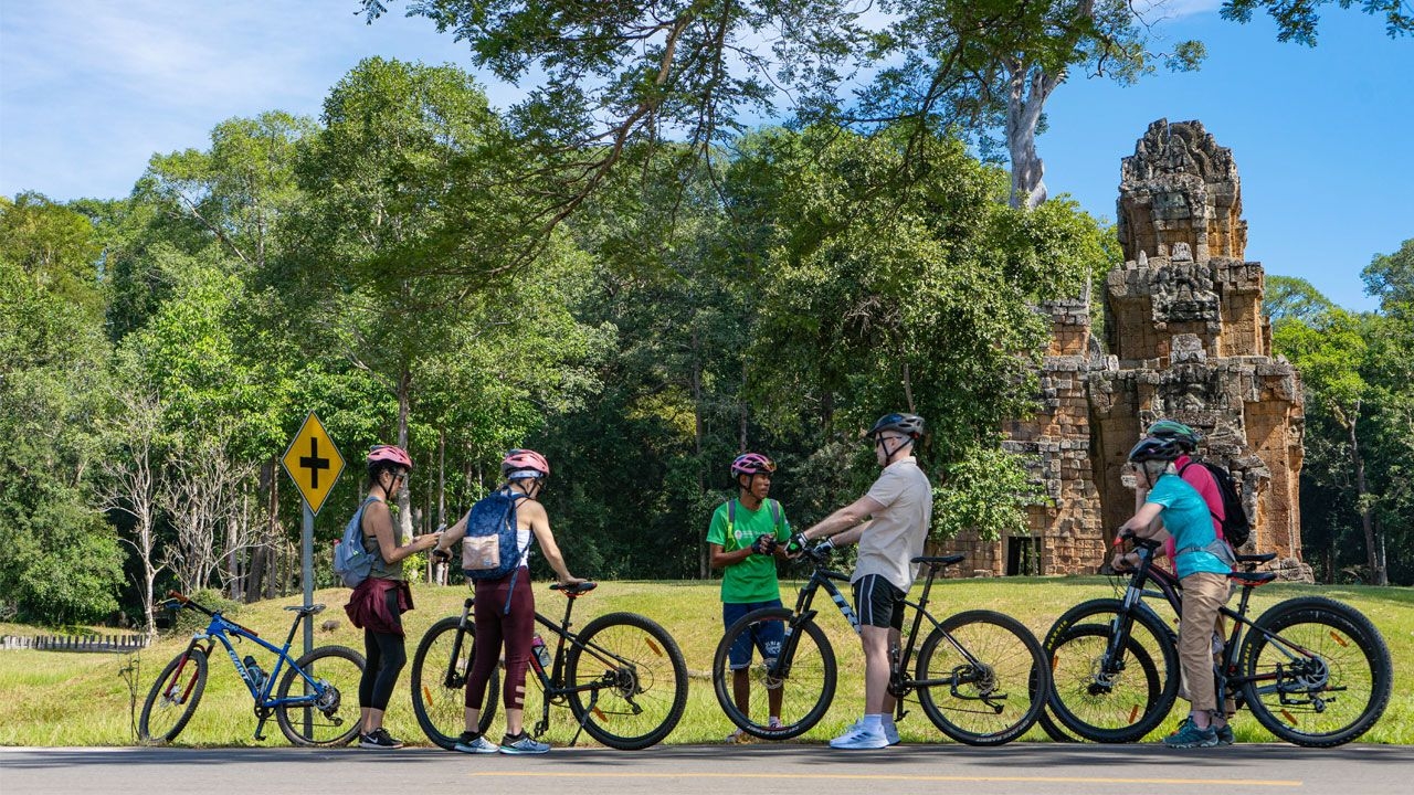 angkor-wat-bike-tour27121.jpg