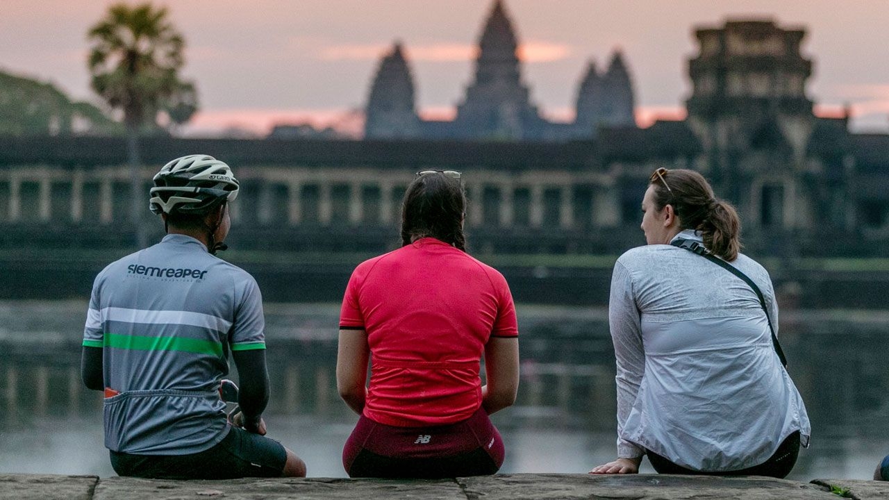 angkor-wat-sunrise-bike-tour.jpg
