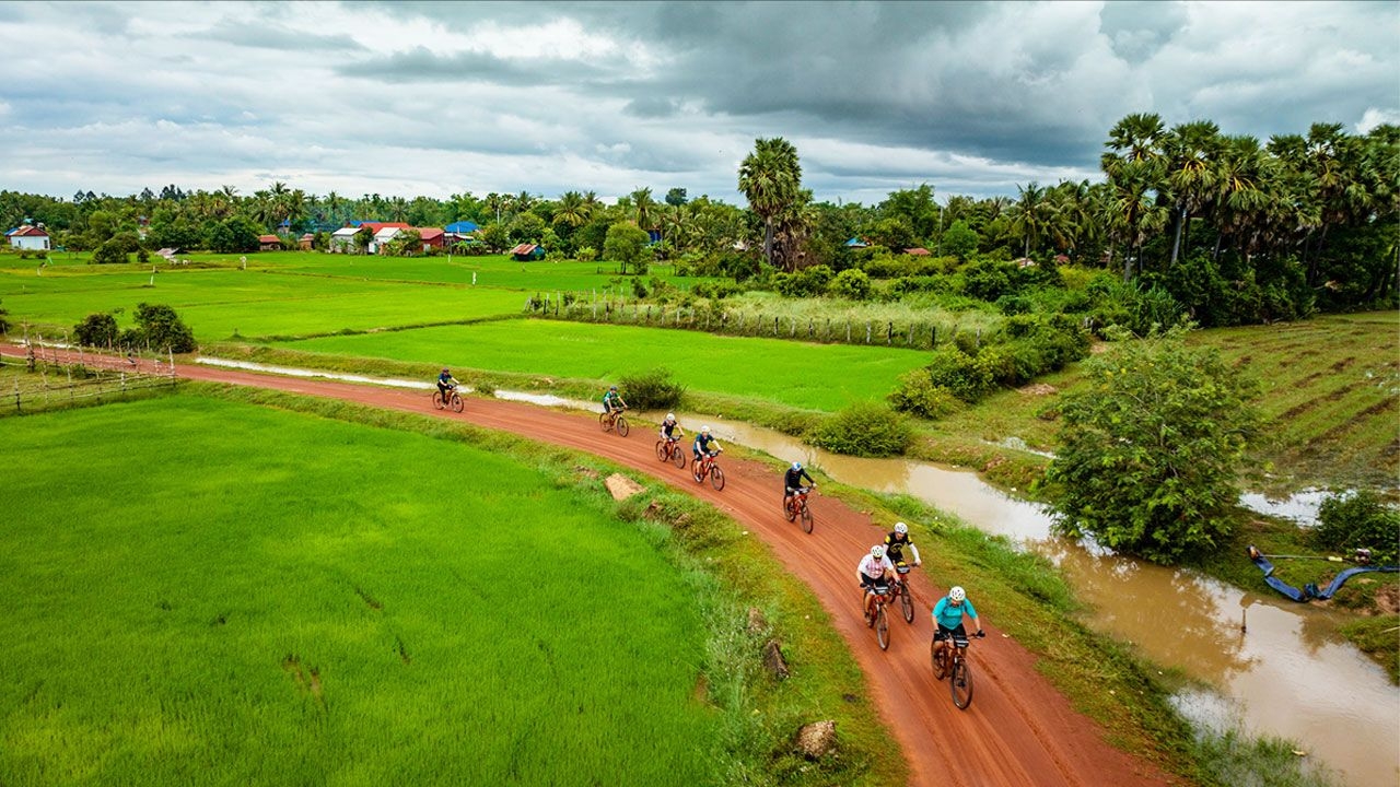 cambodia-bicycle-tour-006.jpg