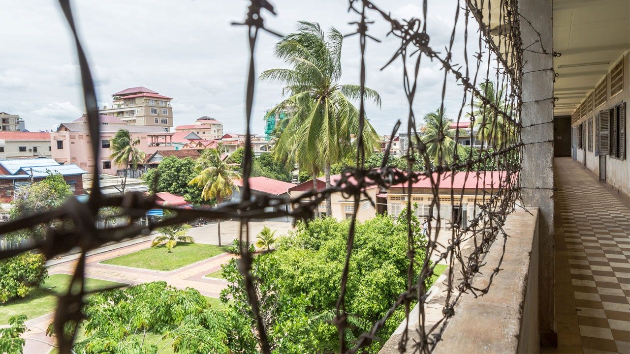 killing-fields-in-phnom-penh.jpg
