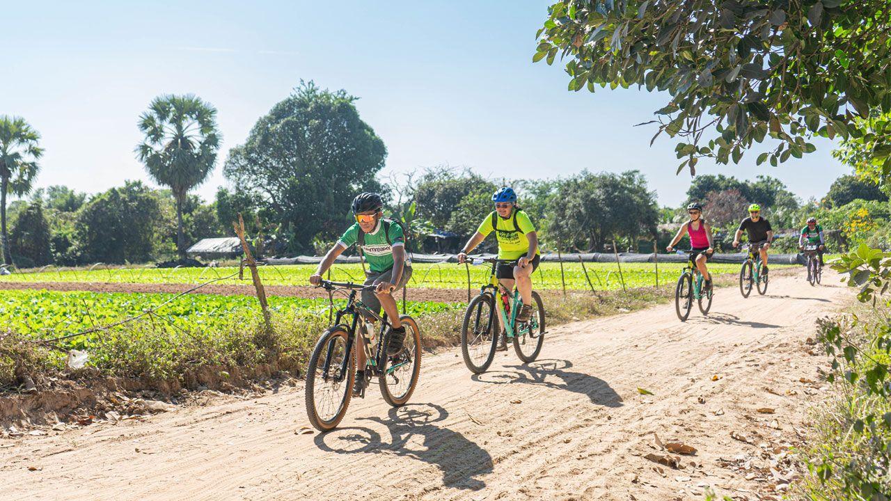https://cms.siemreaper.comcambodia-cycling-tours19014.jpg