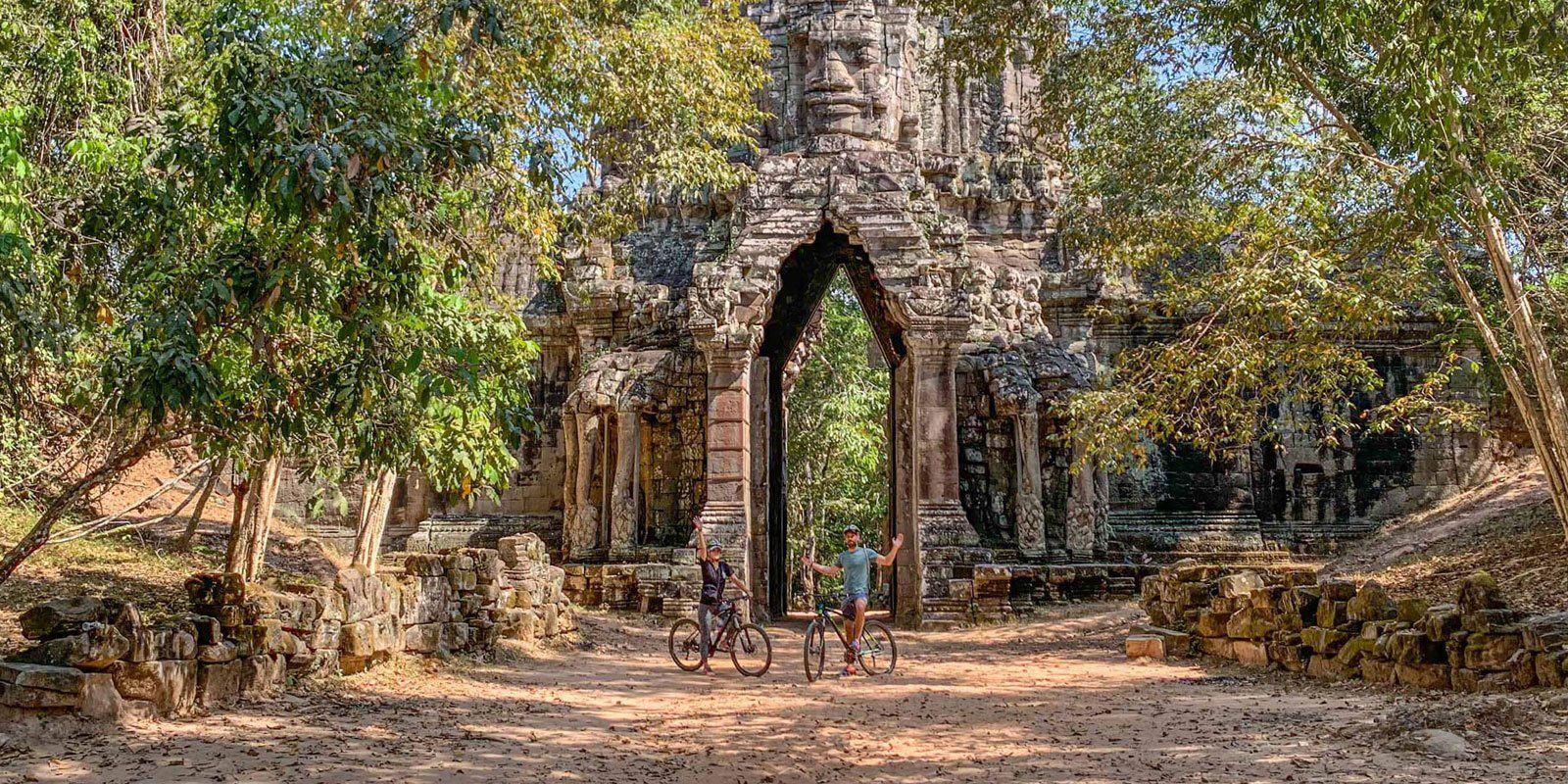 cycling-in-Angkor-Wat2712.jpg